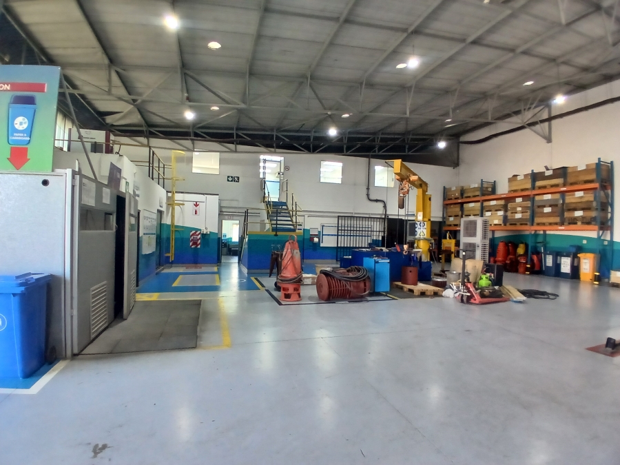 To Let commercial Property for Rent in Oos Einde North West